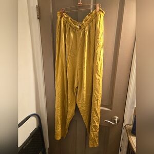 Diarra blu 3x Leer pants in mustard color